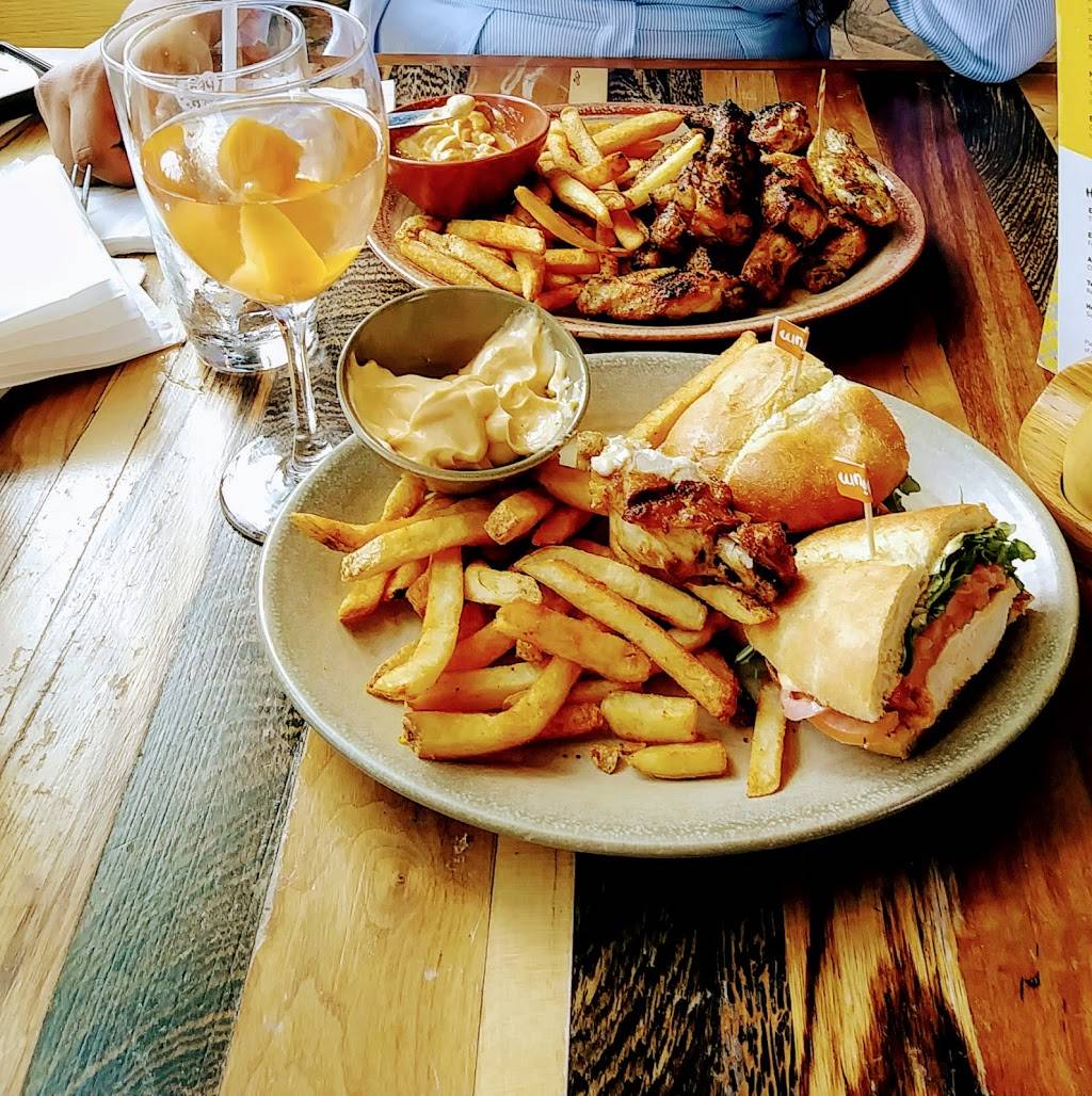 Nandos Peri-Peri | restaurant | 15001 Potomac Town Pl, Woodbridge, VA 22191, USA | 5716596340 OR +1 571-659-6340