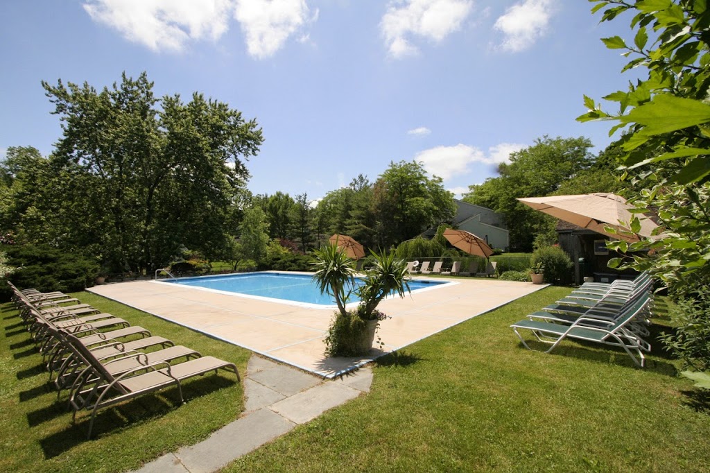 Interlaken Inn | restaurant | 74 Interlaken Rd, Lakeville, CT 06039, USA | 8604359878 OR +1 860-435-9878