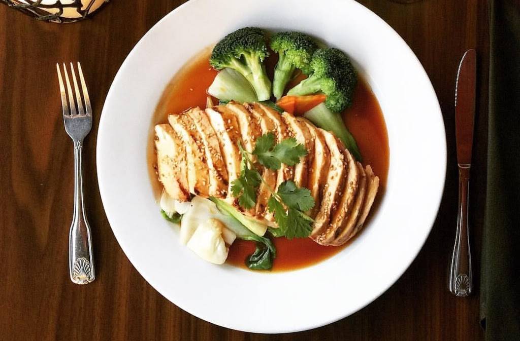 Si Lom Restaurant | restaurant | 3300 Oak Lawn Ave #110, Dallas, TX 75219, USA | 2147800983 OR +1 214-780-0983