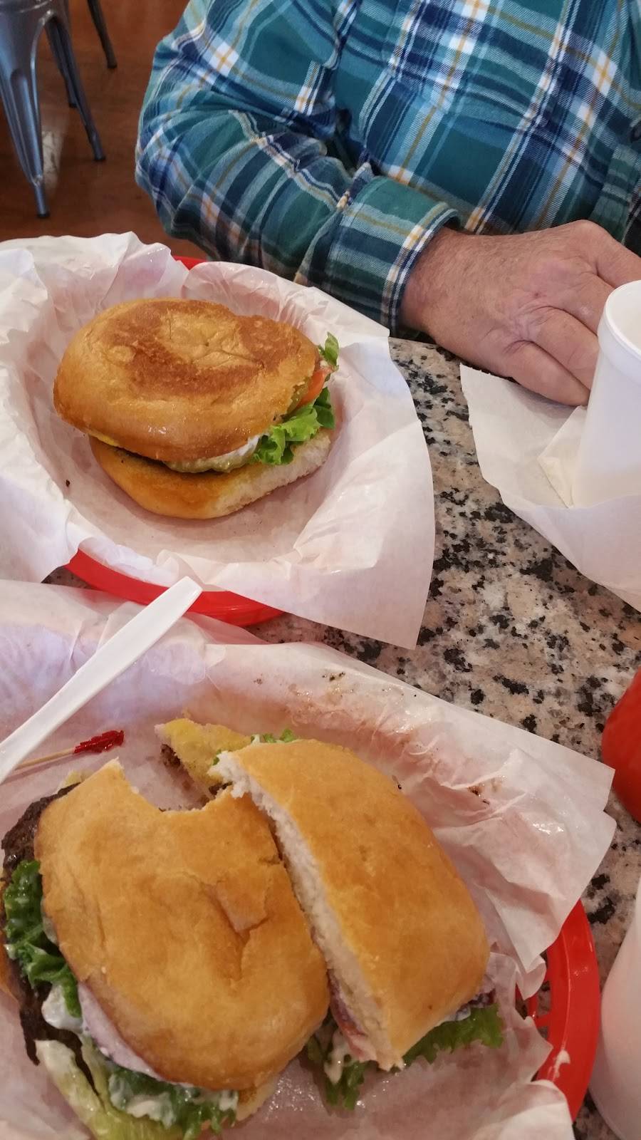 Moonie’s Burgers | restaurant | 2411 US-281, Marble Falls, TX 78654, USA | 8302205221 OR +1 830-220-5221