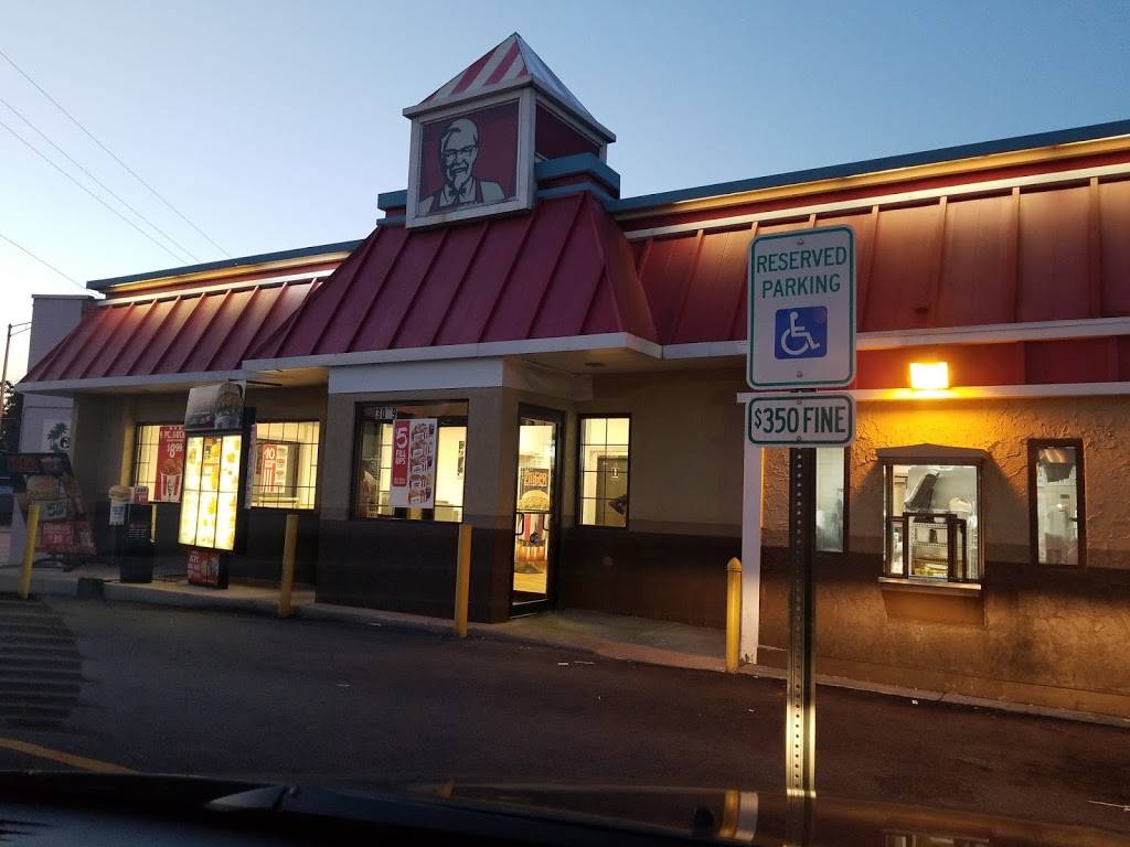 KFC | restaurant | 3029 South Chicago Rd, Chicago Heights, IL 60411, USA | 7087562440 OR +1 708-756-2440