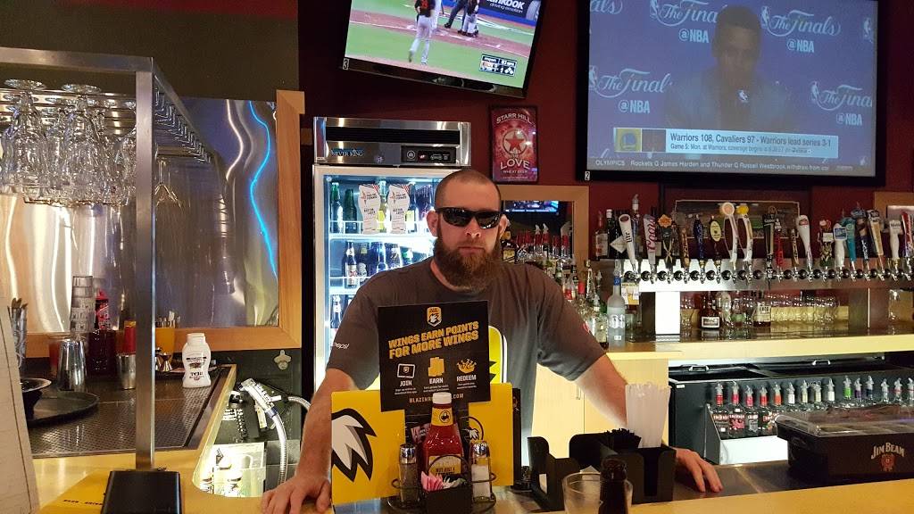 Buffalo Wild Wings | restaurant | 10107 Southpoint Pkwy, Fredericksburg, VA 22407, USA | 5408910870 OR +1 540-891-0870