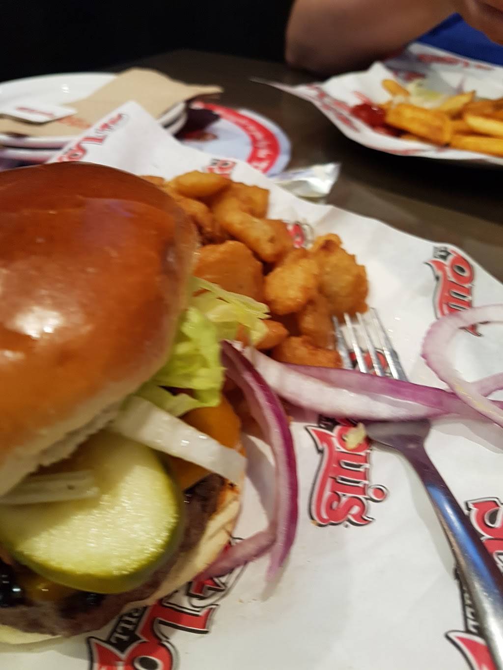 St. Louis Bar & Grill | restaurant | 541 Holland St W Unit S1, Bradford, ON L3Z 0C1, Canada | 9057750055 OR +1 905-775-0055