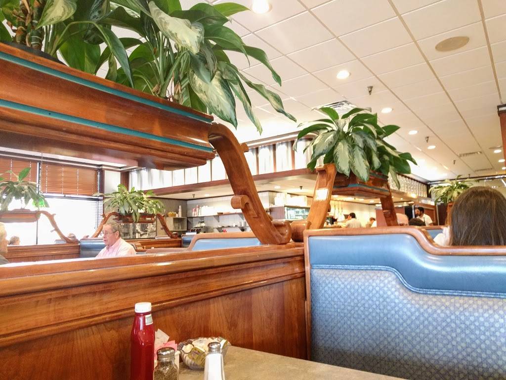 Dappers East | restaurant | 2901 W Addison St, Chicago, IL 60618, USA | 7735099100 OR +1 773-509-9100