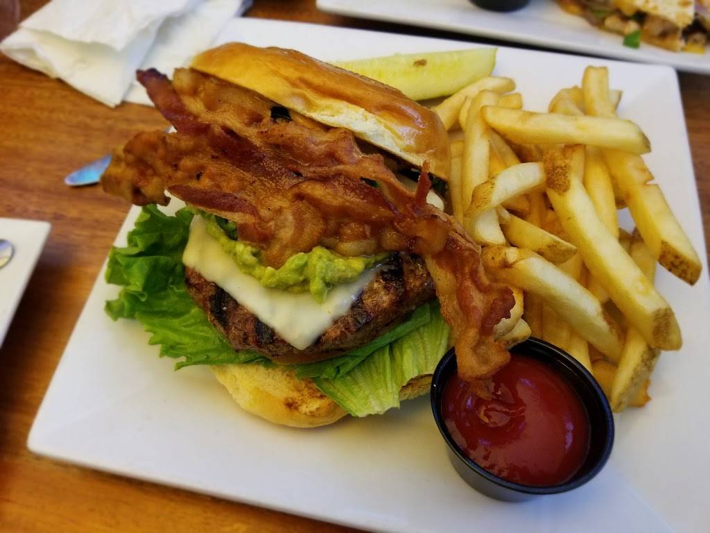 Penn Quarter Sports Tavern | restaurant | 639 Indiana Ave NW, Washington, DC 20004, USA | 2023476666 OR +1 202-347-6666