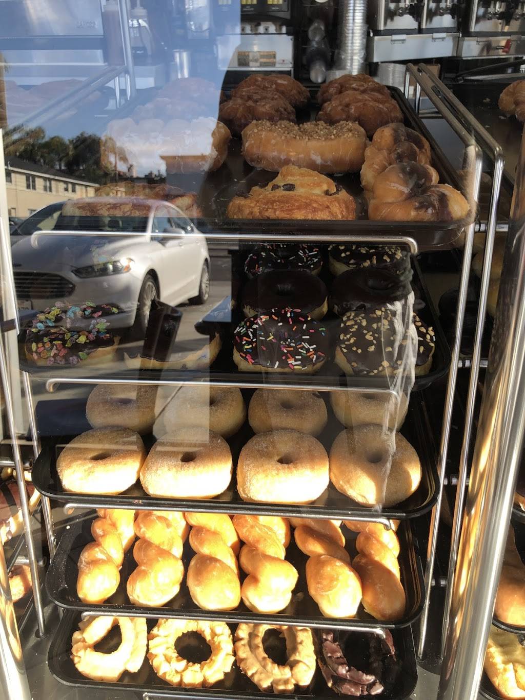 Winchells Donut House | cafe | 1501 Rosecrans St, San Diego, CA 92106, USA | 6192221653 OR +1 619-222-1653