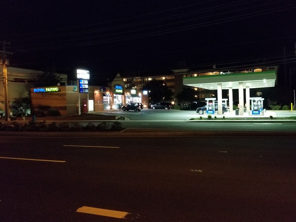 Royal Farms | meal takeaway | 8307 Coastal Hwy, Ocean City, MD 21843, USA | 3028467966 OR +1 302-846-7966