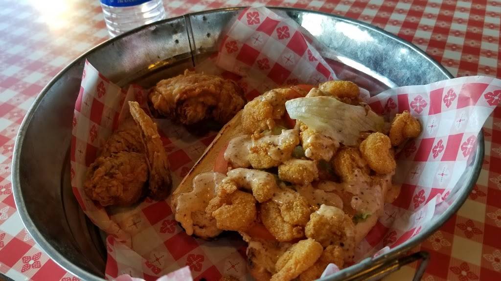 Hatties Chicken Shack | restaurant | 3057 Rt 50 Wilton Plaza, Saratoga Springs, NY 12866, USA | 5182260000 OR +1 518-226-0000