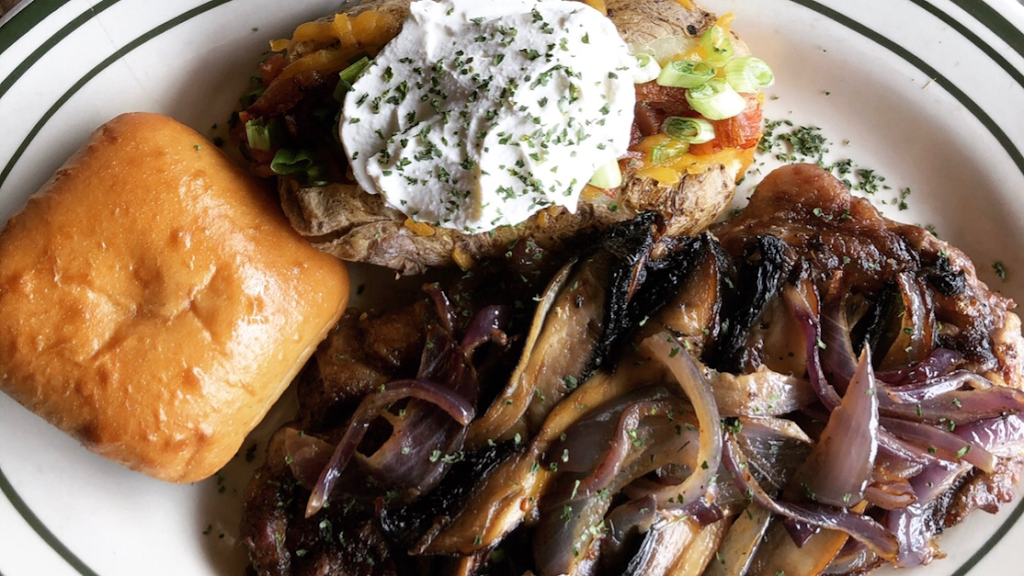 Cherry Street Restaurant & Bar | restaurant | 57 S Cherry St, Galesburg, IL 61401, USA | 3093444480 OR +1 309-344-4480