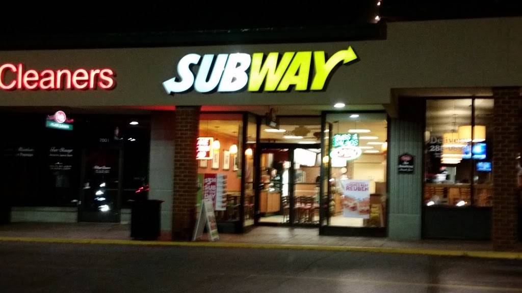 Subway | restaurant | 7003 Three Chopt Rd, Richmond, VA 23226, USA | 8042824119 OR +1 804-282-4119