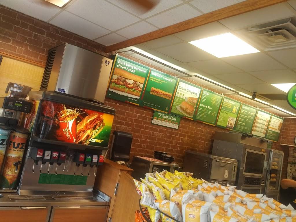 Subway | meal takeaway | 1777 W 38th Ave #103, Denver, CO 80211, USA | 3034557713 OR +1 303-455-7713