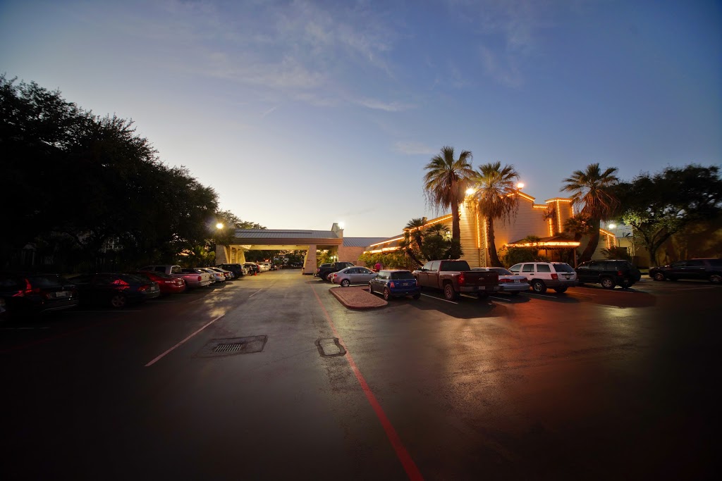 The Colorado Sports Bar & Grill | restaurant | 6710 Southwest Fwy, Houston, TX 77074, USA | 7137811122 OR +1 713-781-1122