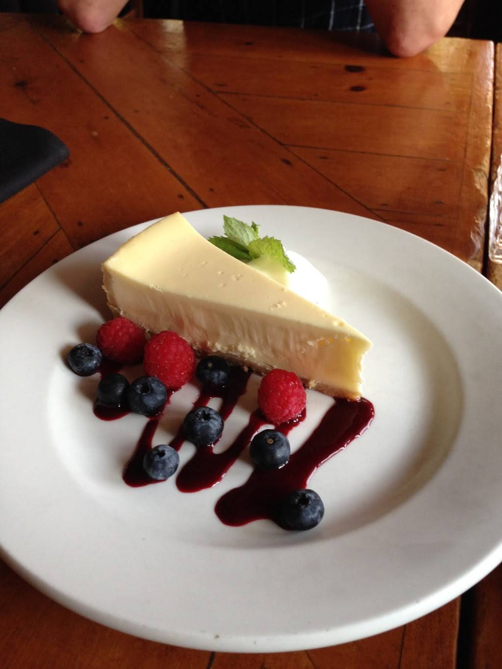 Hearth & Candle | restaurant | 60 Morse Dr, Jeffersonville, VT 05464, USA | 8026448090 OR +1 802-644-8090