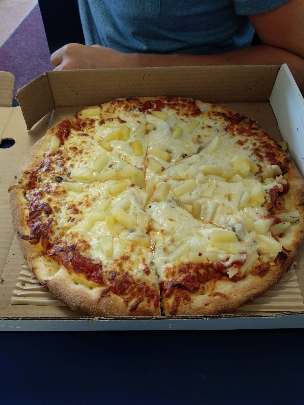 Bubbas Pizzeria & Restaurant | restaurant | 272 Belleville Rd, Napanee, ON K7R 2R5, Canada | 6133540233 OR +1 613-354-0233