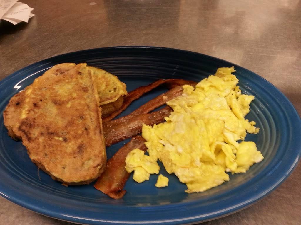 Robins Nest | restaurant | 6053 S Clinton Trail, Eaton Rapids, MI 48827, USA | 5176639801 OR +1 517-663-9801