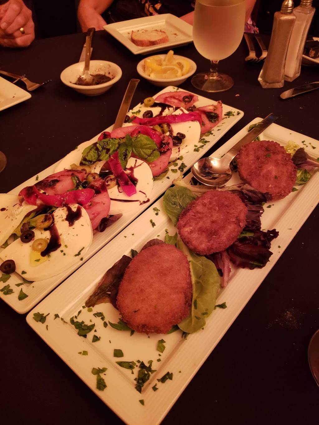 Biagios | restaurant | 8402 Cooper Ave, Ridgewood, NY 11385, USA | 7188949800 OR +1 718-894-9800