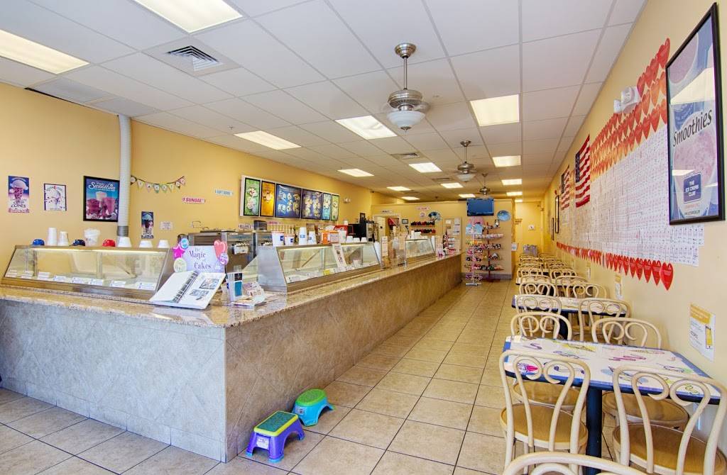 Ice Cream Club Cape Coral Shops At Surfside | restaurant | 2384 Surfside Blvd, Cape Coral, FL 33991, USA | 2392822582 OR +1 239-282-2582