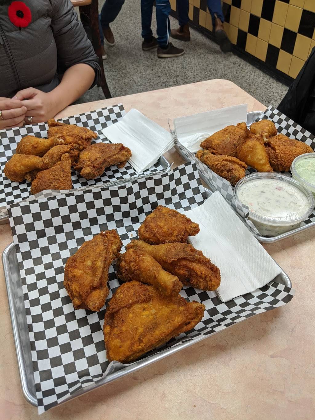 City Fried Chicken | restaurant | 990 Danforth Ave, Toronto, ON M4J 1L9, Canada | 4166451000 OR +1 416-645-1000