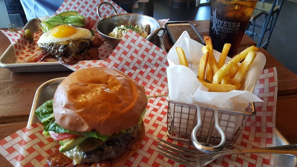 Dukes Plates & Pints | restaurant | 510 La Sierra Dr, Sacramento, CA 95864, USA | 9165148430 OR +1 916-514-8430