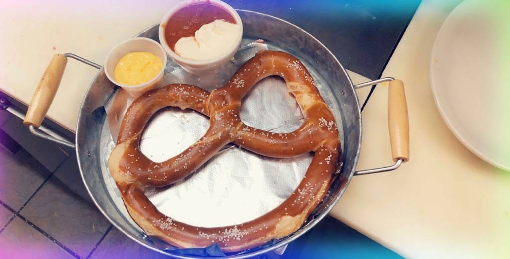 Luebbe’s Restaurant | restaurant | 101 6th Ave W, Andalusia, IL 61232, USA | 3097985555 OR +1 309-798-5555