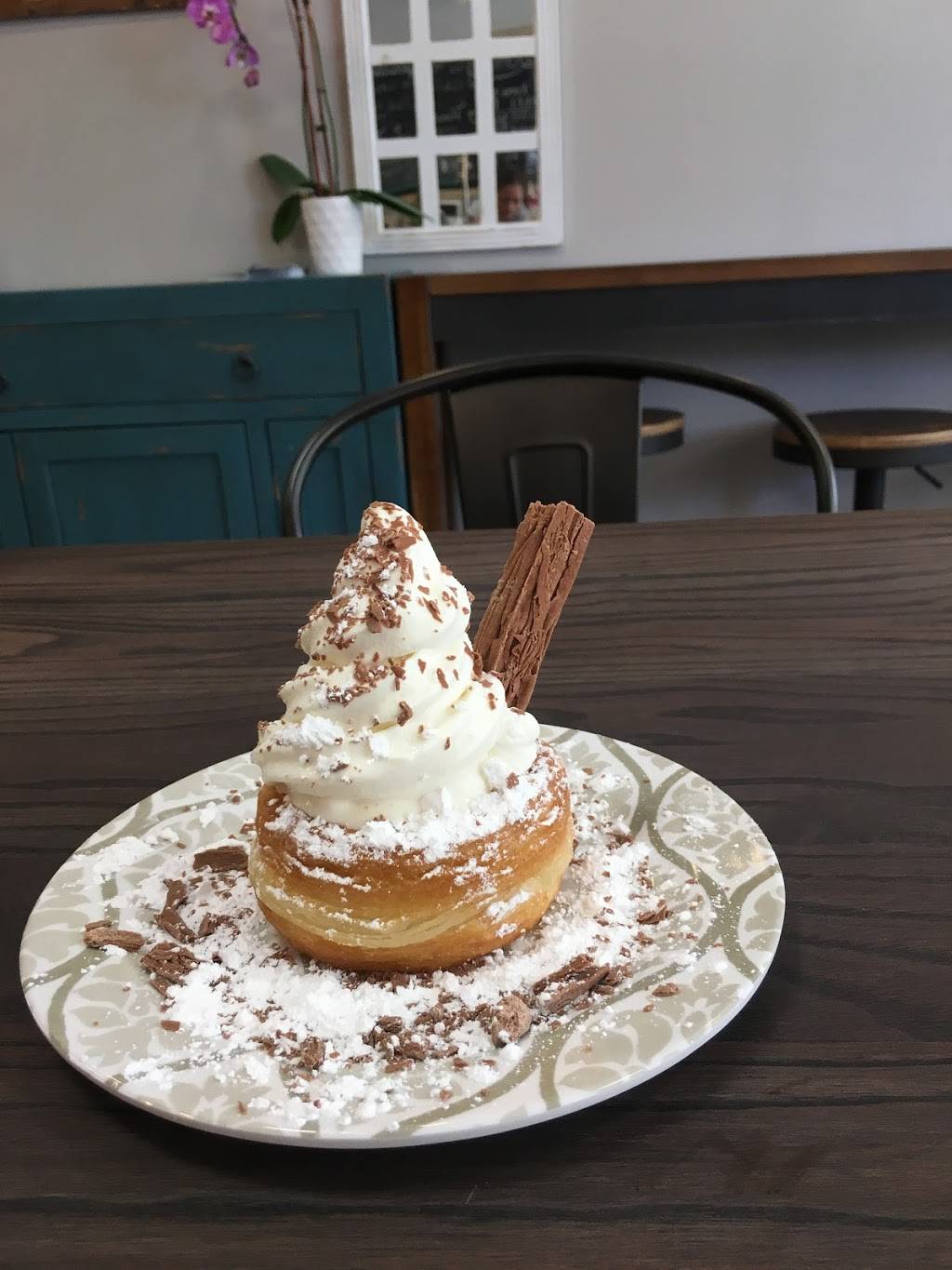 Dunbris Dessert Café | cafe | 6410 Trading Square, Haymarket, VA 20169, USA | 5713938048 OR +1 571-393-8048