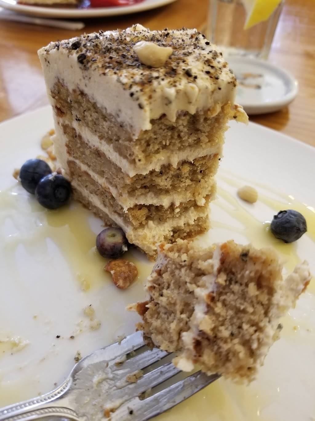 Inn Season Cafe | restaurant | 500 E 4th St, Royal Oak, MI 48067, USA | 2485477916 OR +1 248-547-7916