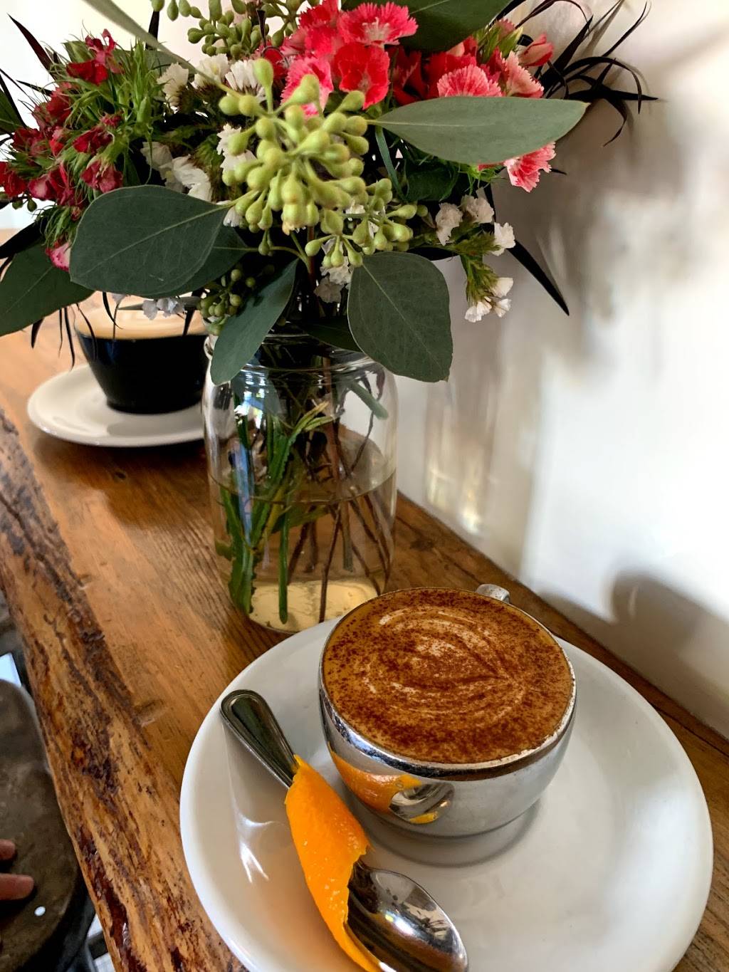 Menottis Coffee Stop | cafe | 56 Windward Ave, Venice, CA 90291, USA | 4242057014 OR +1 424-205-7014