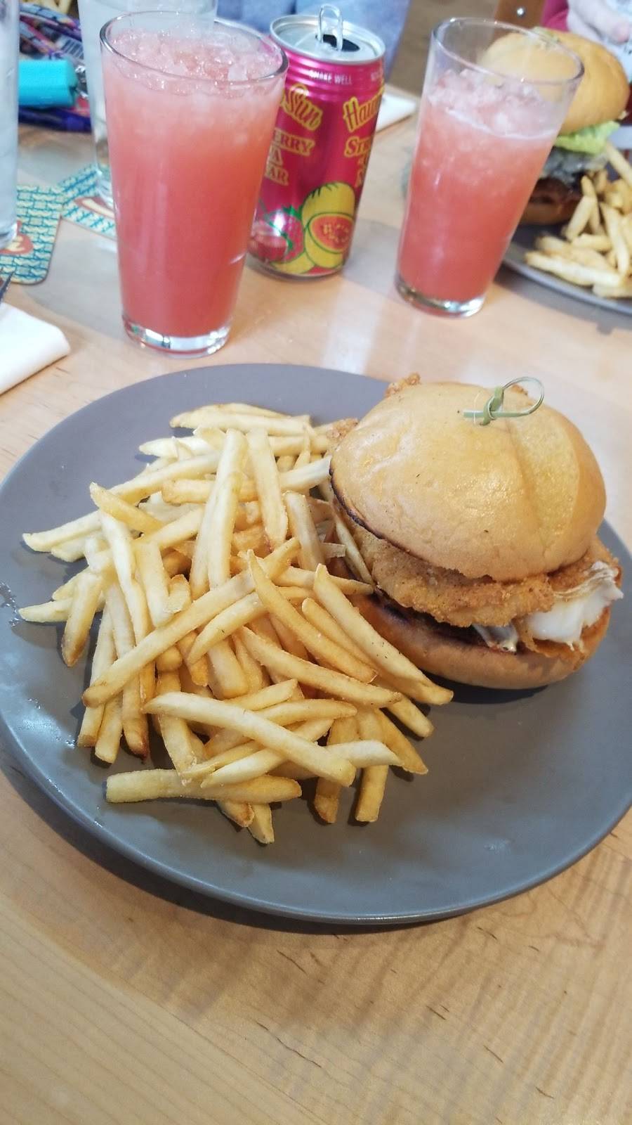 Wiki Wiki Sandbar | restaurant | 106 E Ashley Ave, Folly Beach, SC 29439, USA | 8435889454 OR +1 843-588-9454