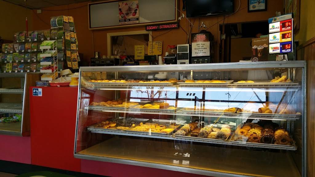 Luckys Donuts | bakery | 565 Dutton Ave, San Leandro, CA 94577, USA | 5106383445 OR +1 510-638-3445