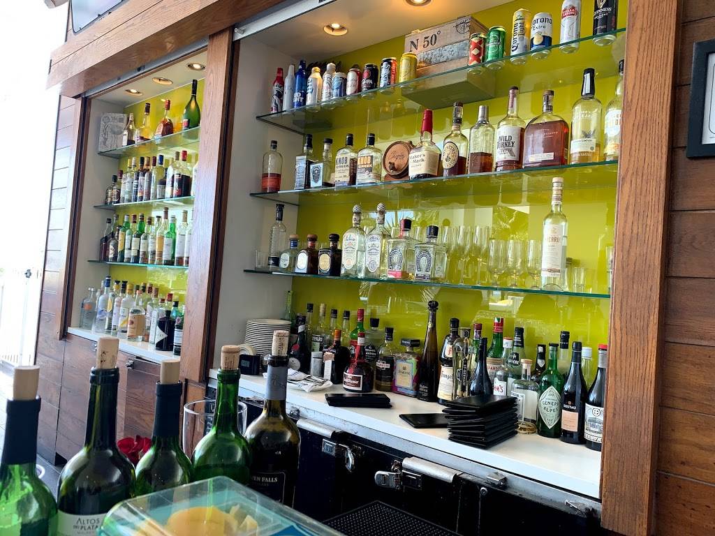 Nikki Beach Miami | restaurant | 1 Ocean Dr, Miami Beach, FL 33139, USA | 3055381111 OR +1 305-538-1111