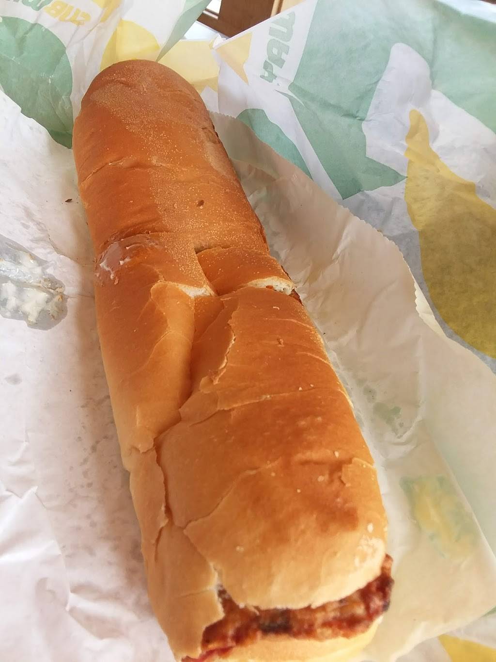 Subway Restaurants | restaurant | 5006 E, Hwy 14, Spring Green, WI 53588, USA | 6085889333 OR +1 608-588-9333