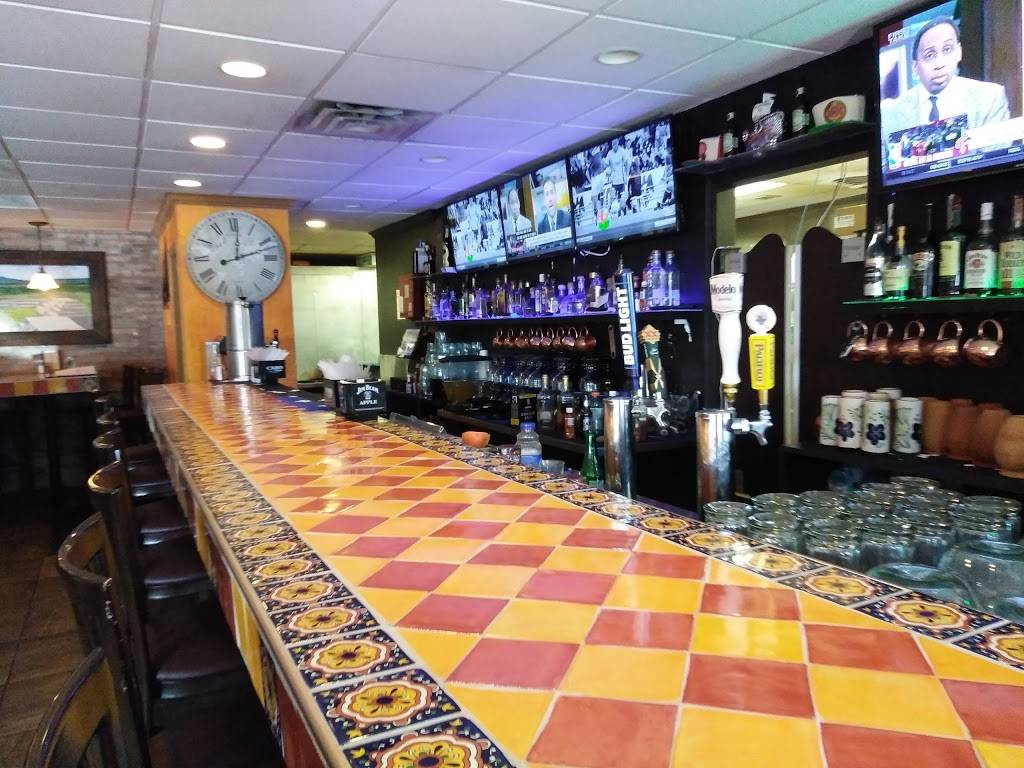 El Barco Mexican Restaurant | restaurant | 8801 Hickman Rd b, Urbandale, IA 50322, USA | 5152760162 OR +1 515-276-0162