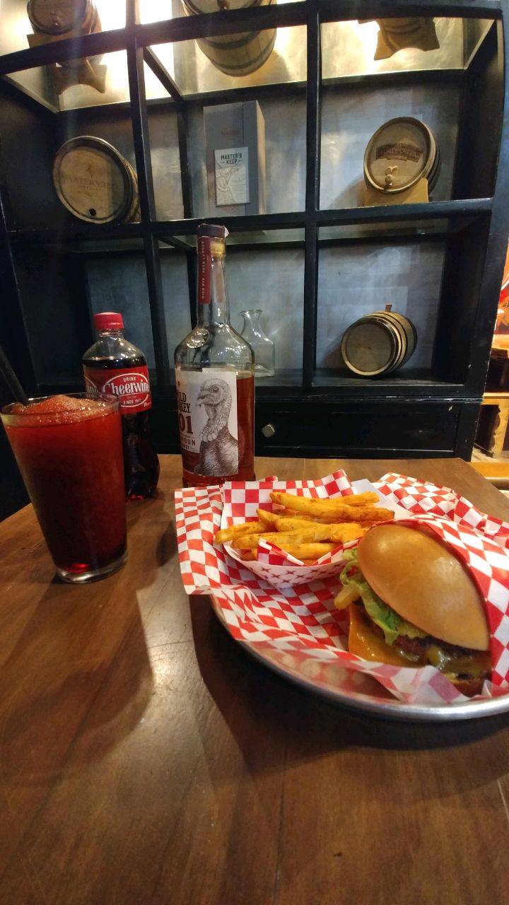 Belly Burger and Whiskey Joint | restaurant | On Lynn Alley, 26 N High St Rear, Columbus, OH 43215, USA | 6148675004 OR +1 614-867-5004