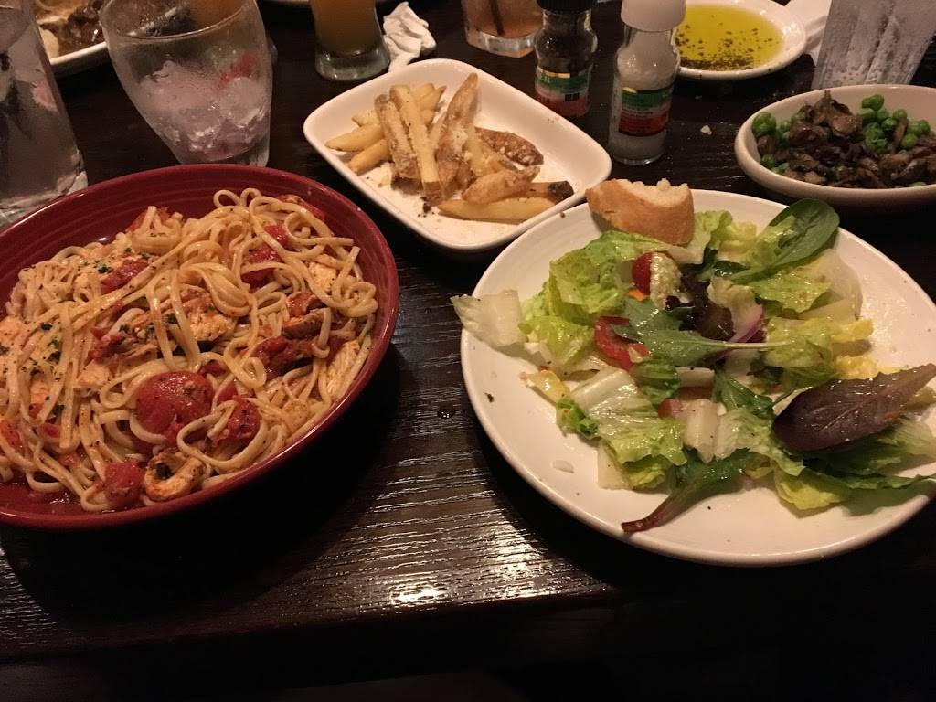 Carrabbas Italian Grill | restaurant | 8137 Point Meadows Way, Jacksonville, FL 32256, USA | 9043632254 OR +1 904-363-2254