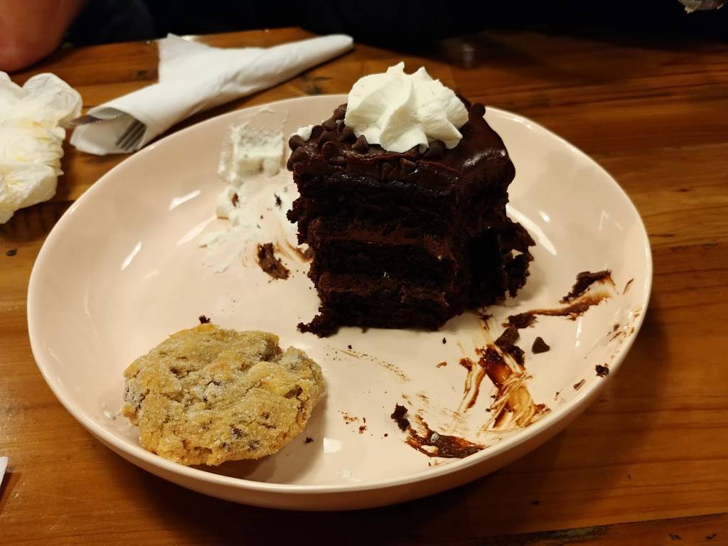 Headwaters | restaurant | 23352 US-27 #50, High Springs, FL 32643, USA | 3864542437 OR +1 386-454-2437