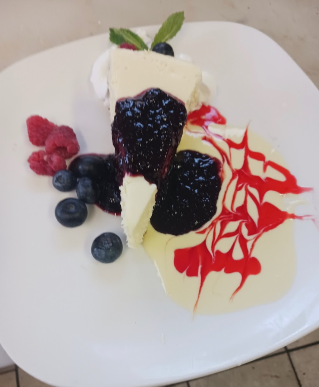 Two Tones At The Ranch | restaurant | 4555 U.S. Rte 2, Priest River, ID 83856, USA | 2085635647 OR +1 208-563-5647