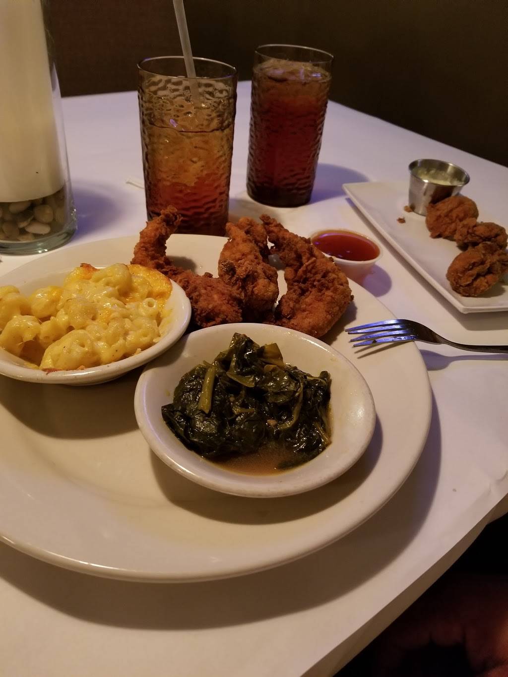 Dasha Barbours Southern Bistro | restaurant | 2217 Steier Ln, Louisville, KY 40218, USA | 5028822081 OR +1 502-882-2081