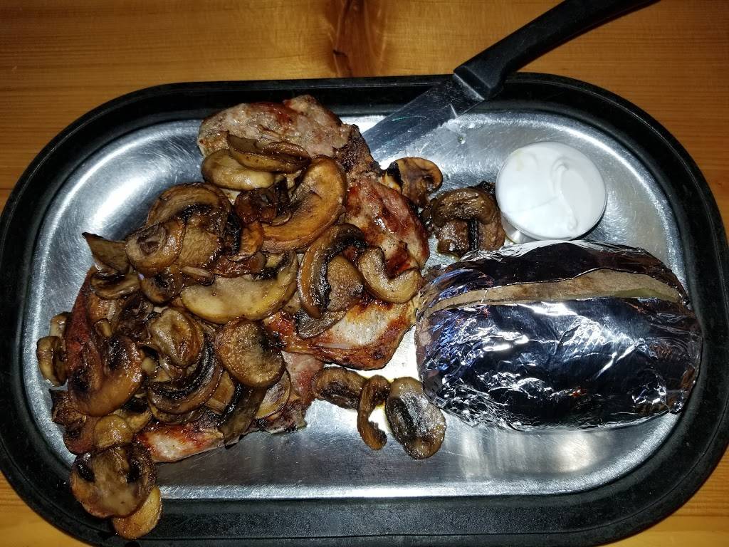 Karens Supper Club | restaurant | 25338 Jackson St, Richland Center, WI 53581, USA | 6085363792 OR +1 608-536-3792