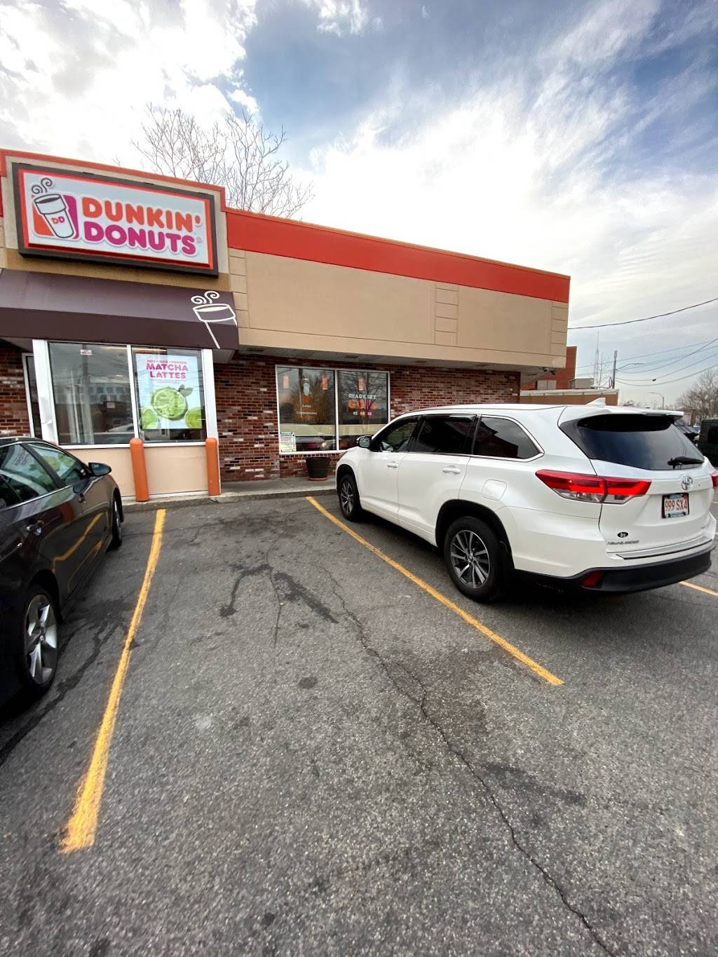Dunkin | bakery | 209 N Harvard St, Allston, MA 02134, USA | 6172545475 OR +1 617-254-5475