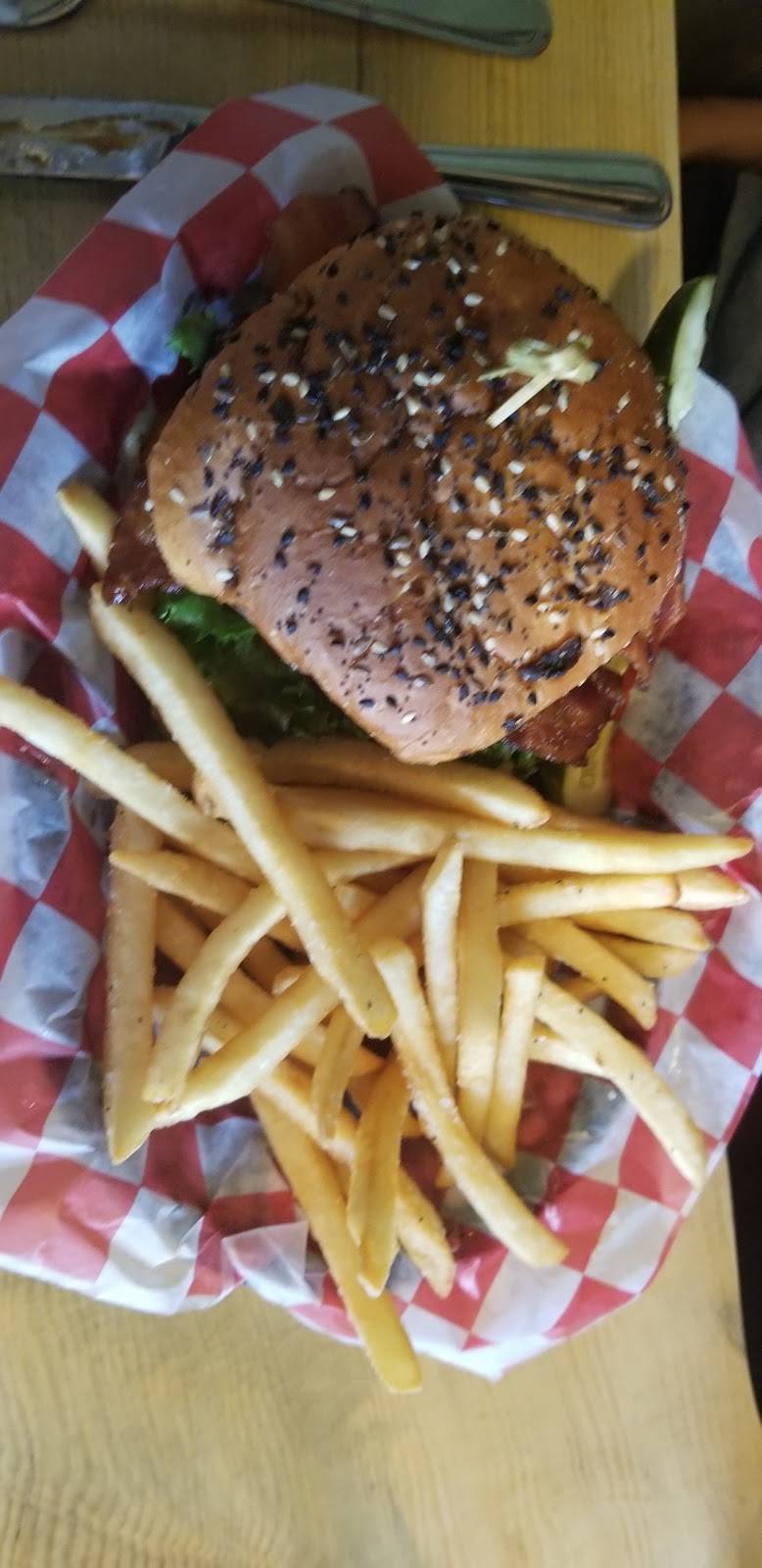 Sugar Pine Smokehouse | restaurant | 1830 W Cleveland Ave, Madera, CA 93637, USA | 5596741212 OR +1 559-674-1212