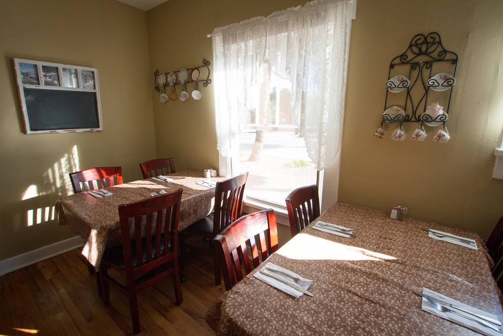 The Gilbert House | restaurant | 397 S Gilbert Rd, Gilbert, AZ 85296, USA | 4805073383 OR +1 480-507-3383