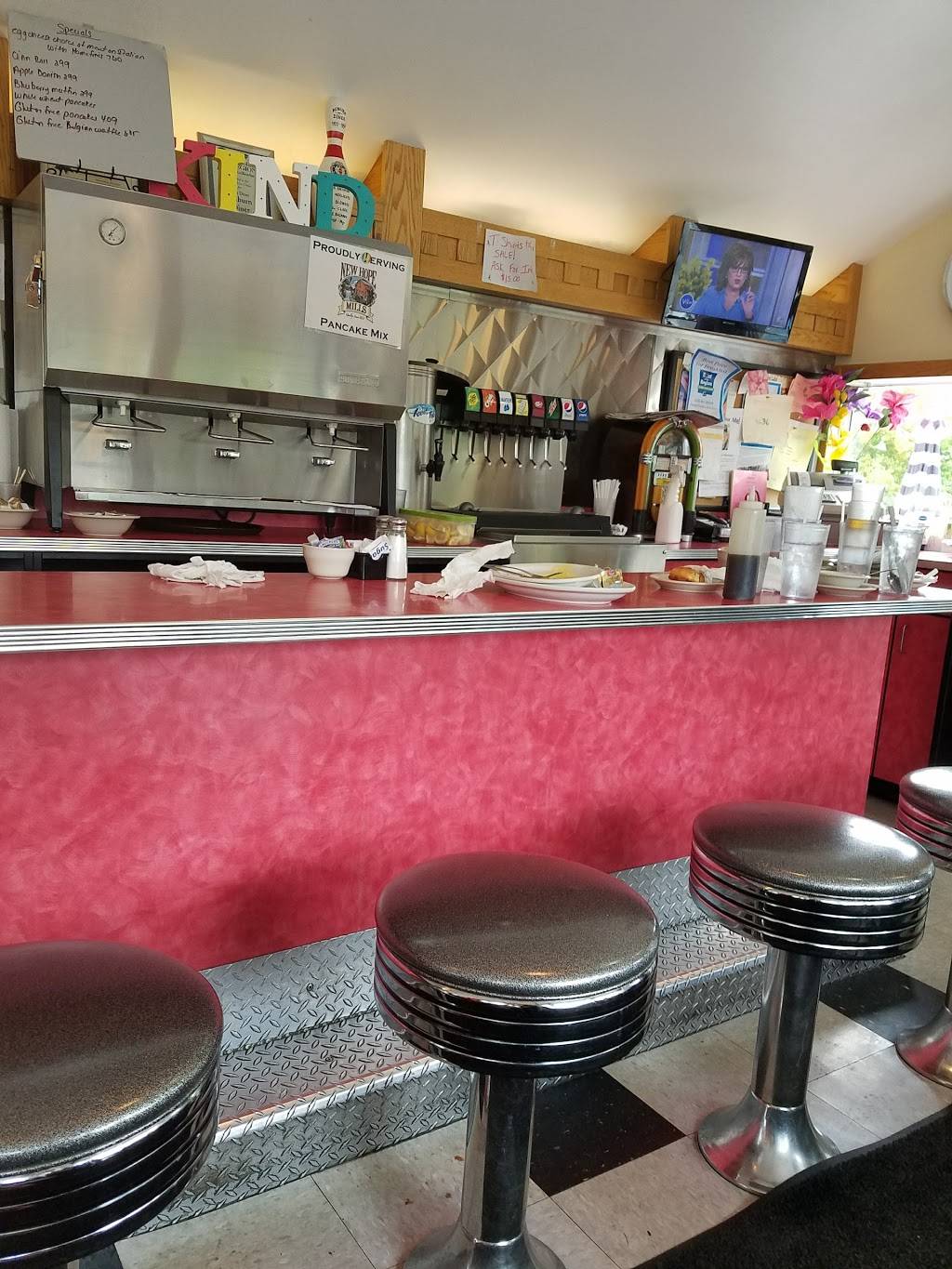 Auburn Diner | restaurant | 64 Columbus St, Auburn, NY 13021, USA | 3152537375 OR +1 315-253-7375