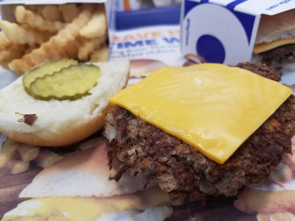 White Castle | restaurant | 490 Sunrise Hwy, Lynbrook, NY 11563, USA | 5165938542 OR +1 516-593-8542