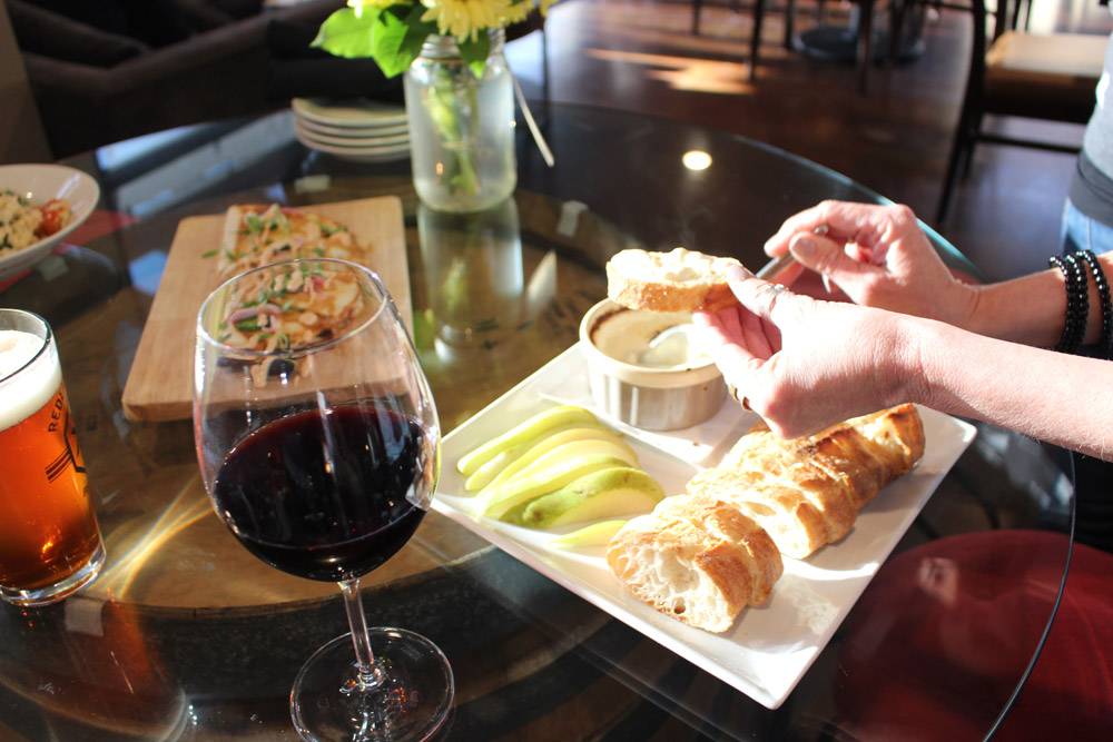 Barnoa Wine Company | restaurant | 831 Via Suerte #106, San Clemente, CA 92673, USA | 9493884378 OR +1 949-388-4378