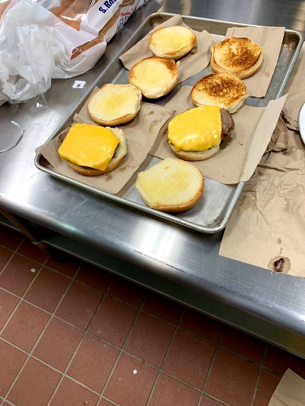 Wacky Willys Restaurant | restaurant | 4220 Bardstown Rd, Louisville, KY 40218, USA | 5023450842 OR +1 502-345-0842