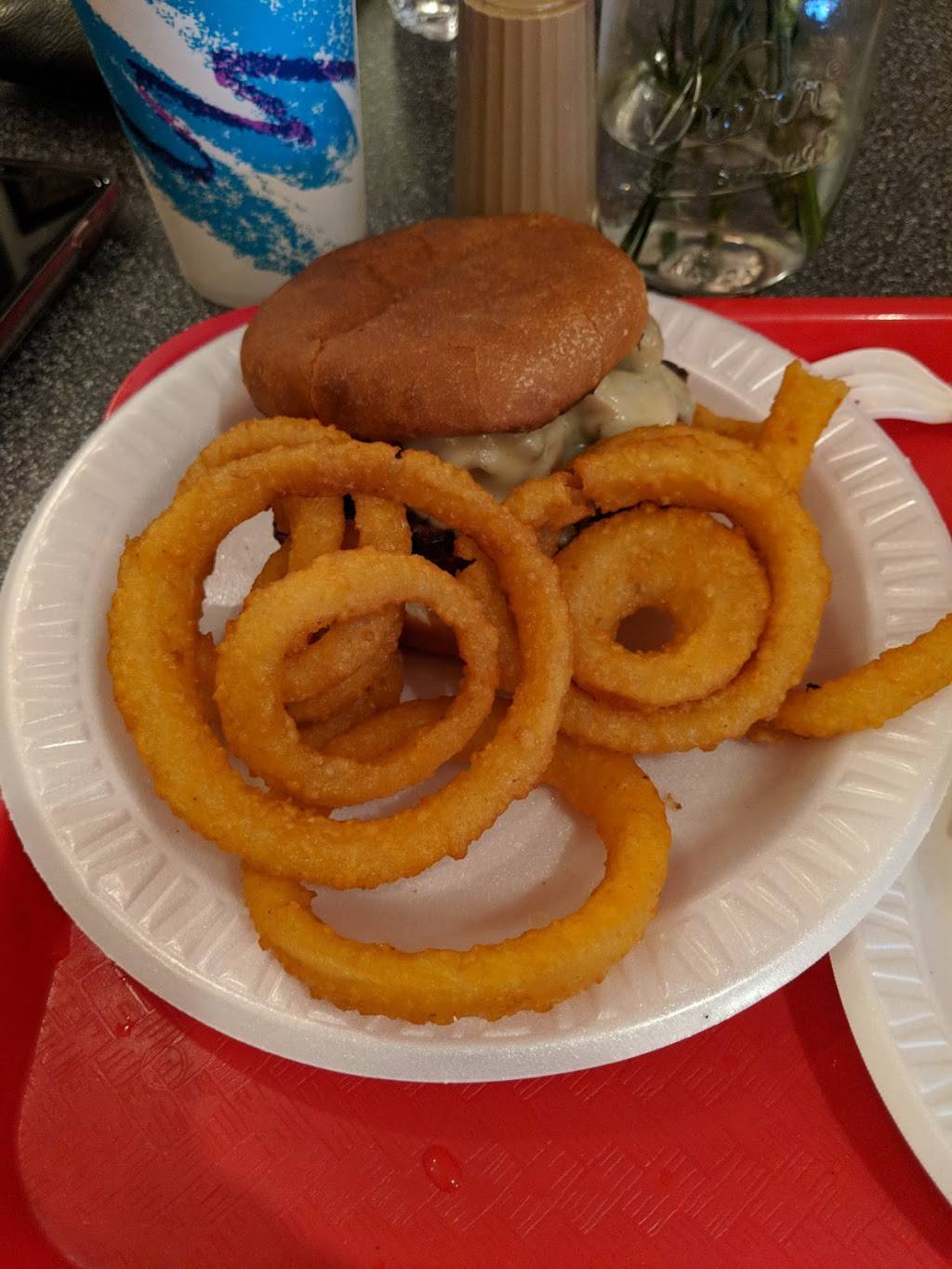 Arnies Place | restaurant | 164 Loudon Rd, Concord, NH 03301, USA | 6032283225 OR +1 603-228-3225