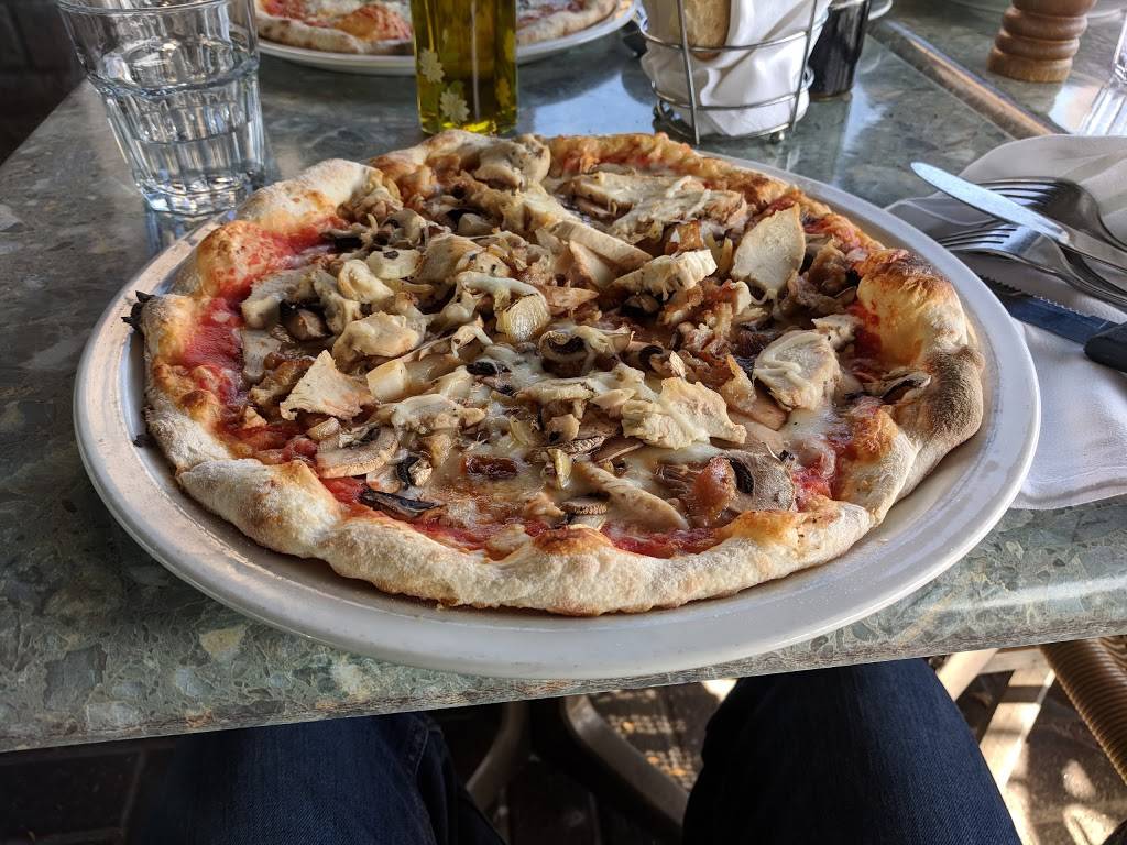 Fratelli Kanata | restaurant | 499 Terry Fox Dr, Kanata, ON K2T 1H7, Canada | 6135920225 OR +1 613-592-0225