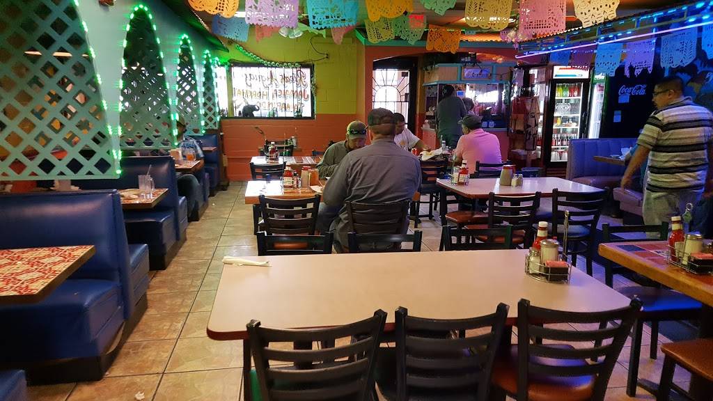 Carmens | restaurant | 4717 Singleton Blvd, Dallas, TX 75212, USA | 2146780020 OR +1 214-678-0020