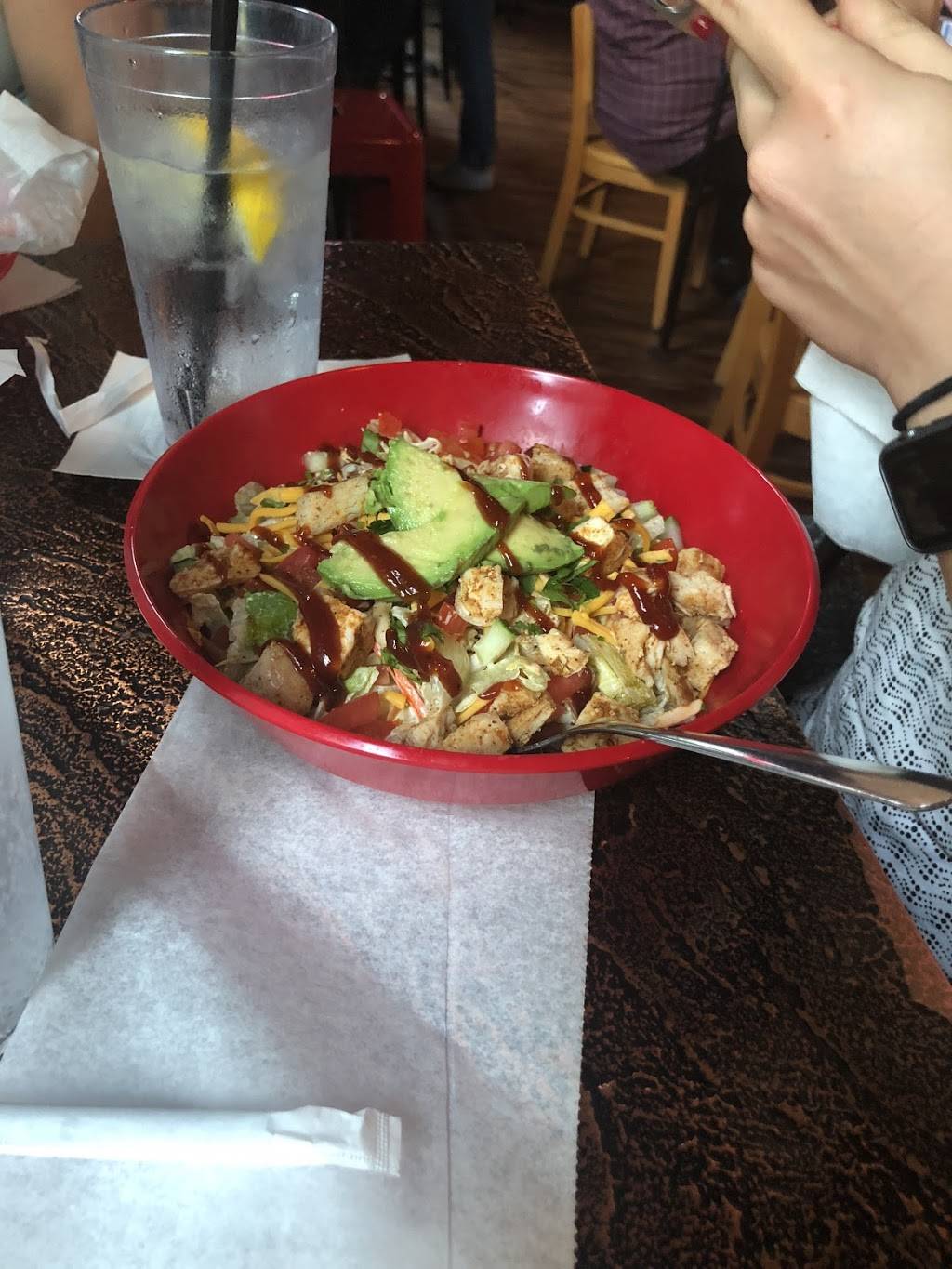 Rush On Main | restaurant | 112 S Main St, Zionsville, IN 46077, USA | 3173442416 OR +1 317-344-2416