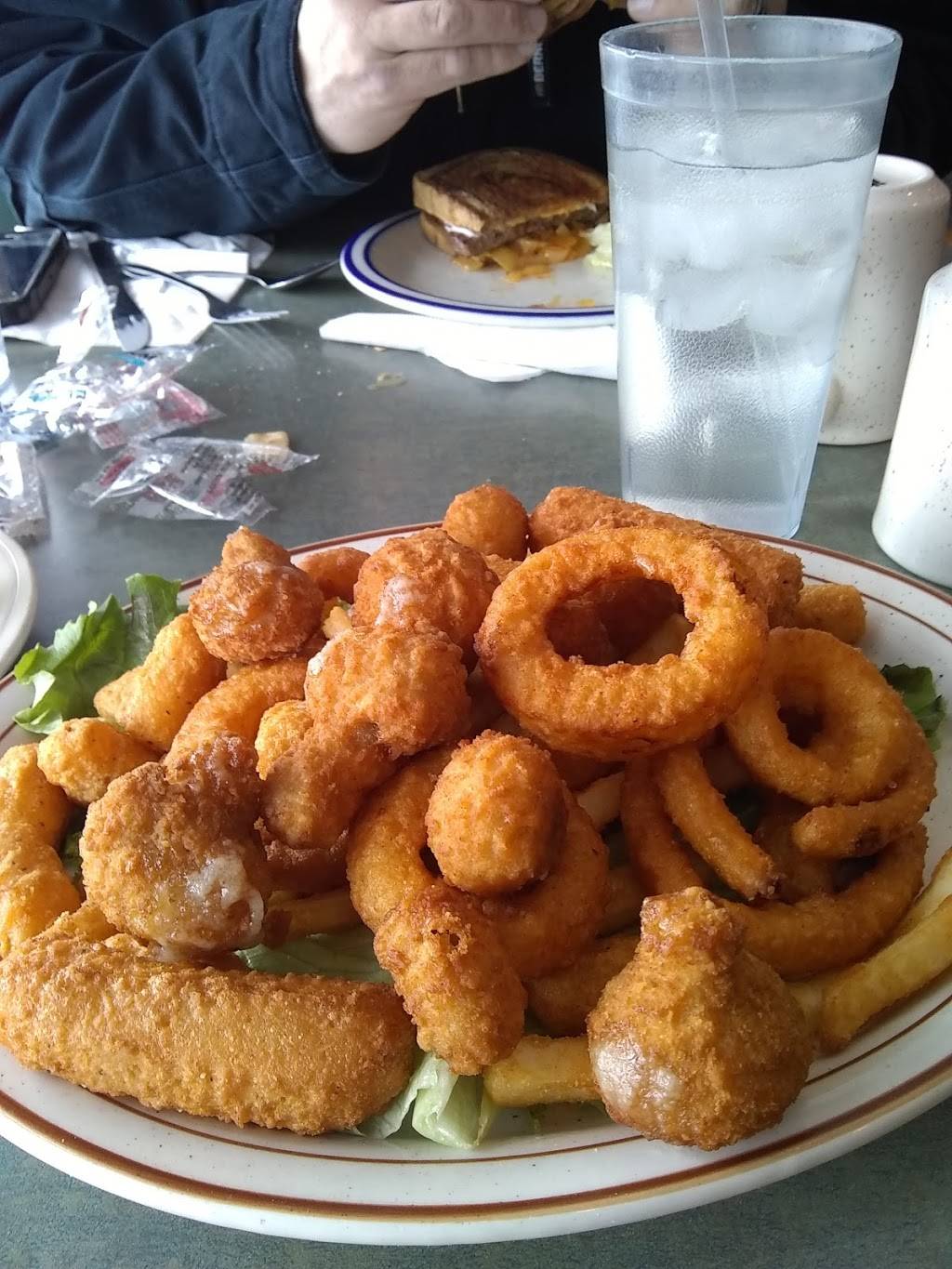 Sunset Family Restaurant | restaurant | 1202 W Main St, Manchester, IA 52057, USA | 5639271697 OR +1 563-927-1697